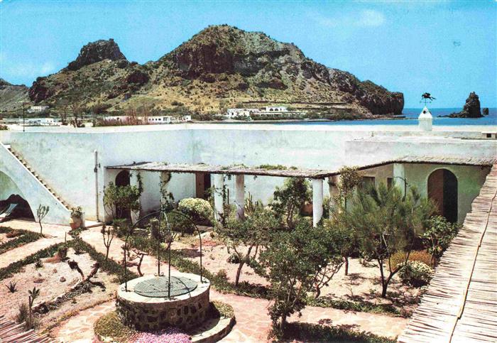 Isola di Vulcano Liparische Inseln Sicilia IT Patio Hotel Sables Noirs