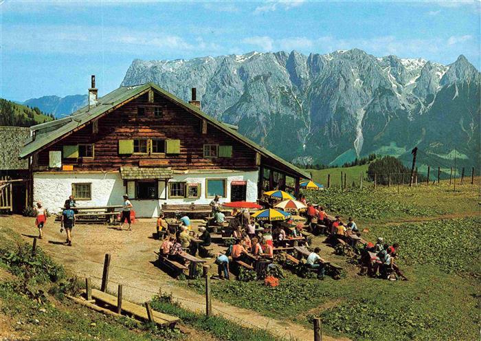 Muehlbach Hochkoenig Pinzgau-Pongau AT Mittenfeld-Alm am Hochkoenig im Hintergru