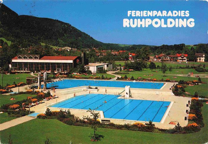 Ruhpolding Bayern Freizeitzentrum mit Wellenhallenbad und Freibad