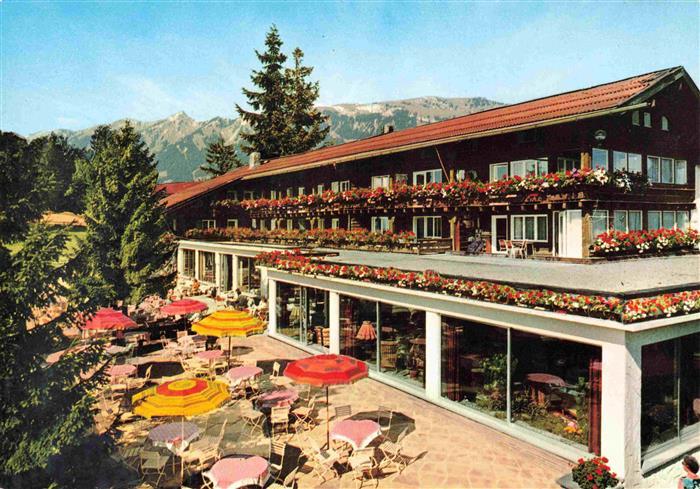 Sonthofen  Oberallgaeu Kur und Sporthotel Allgaeuer Berghof Terrasse