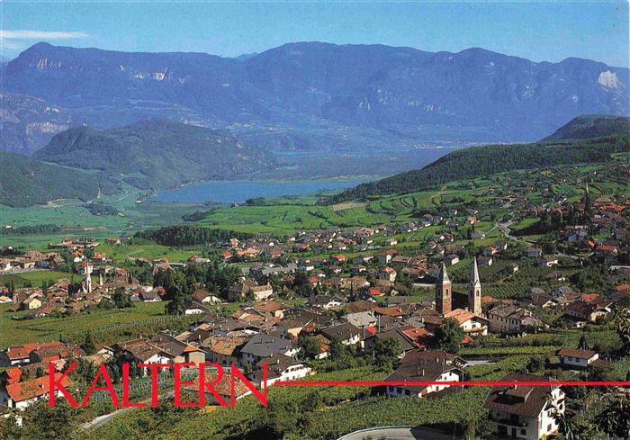 Kaltern Caldaro Suedtirol IT Fliegeraufnahme mit Kalterer See