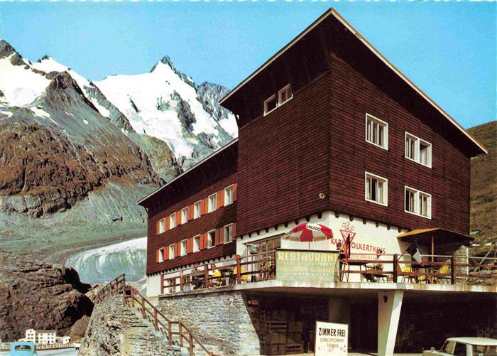 Grossglockner 3798m Kaernten AT Hochalpenstrasse Karl Volkert Haus mit Pasterze