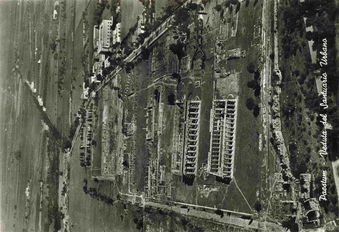 Paestum Pestum Capaccio IT Veduta del Santuario Urbano Fliegeraufnahme