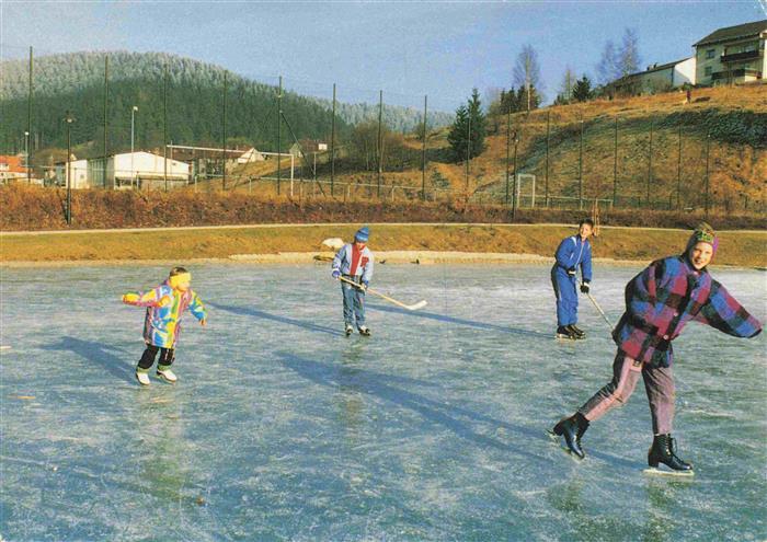 Warmensteinach Fichtelgebirge Bayern Eislaufplatz im Kurpark