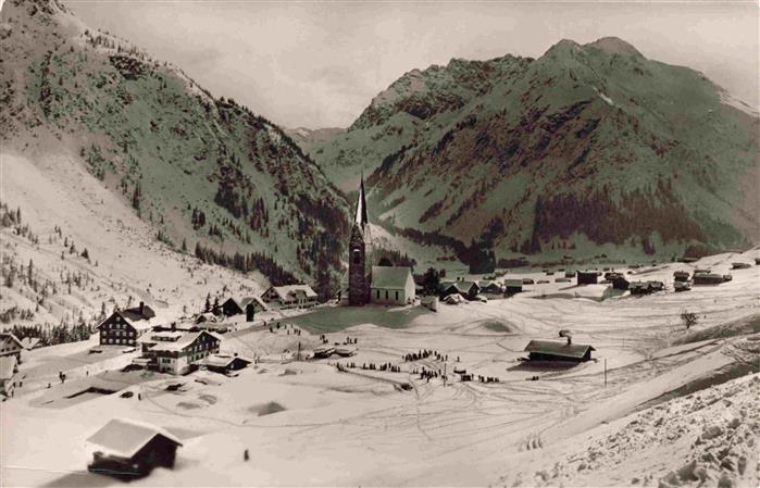 Mittelberg Kleinwalsertal AT Winterpanorama Blick zum Widderstein