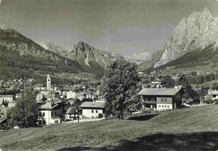 Cortina d Ampezzo Veneto IT Panorama Blick gegen Col Rosa