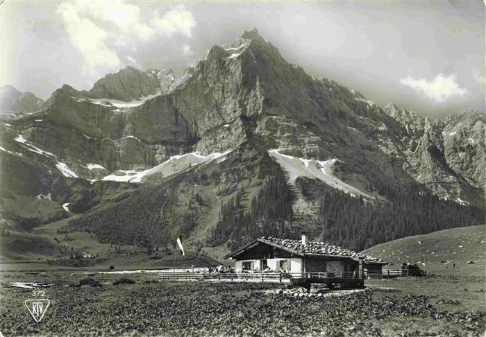 Hinterriss Tirol AT Rasthuette Eng Alm mit Karwendel