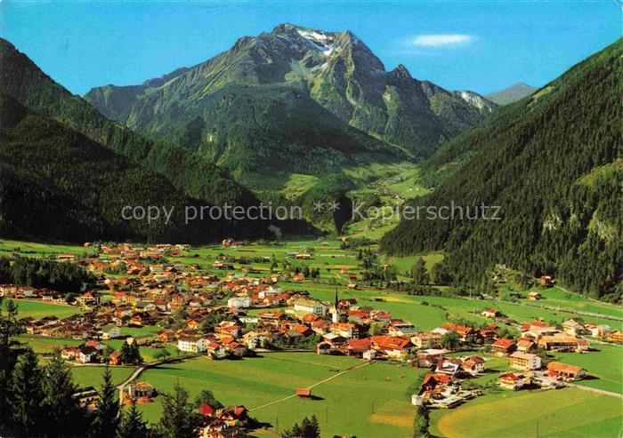 Mayrhofen  Zillertal Tirol AT Fliegeraufnahme mit Gruenberg