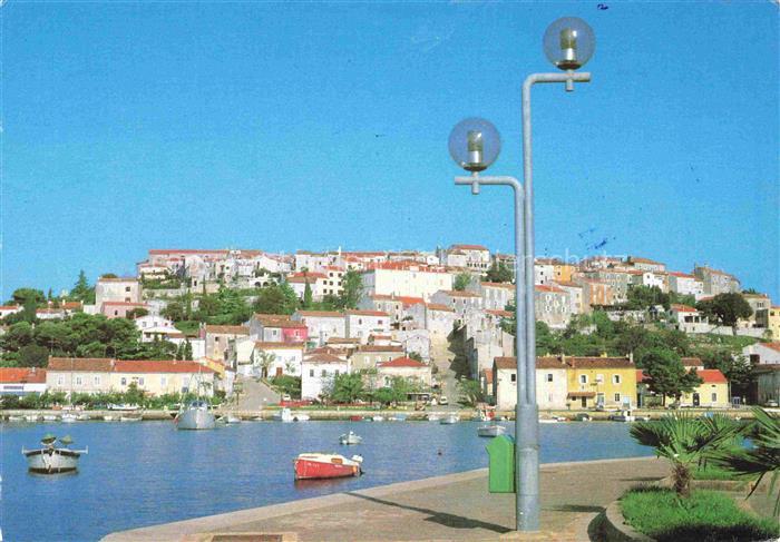 Vrsar Istria Croatia Uferpromenade Hafen Blick zur Stadt
