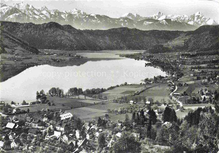 Ossiach Ossiachersee Kaernten AT Panorama Ossiachersee Julische Alpen