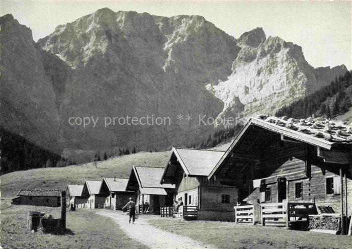 Eng Alm 1272m Tirol Almen mit Grubenkar Karwendelgebirge