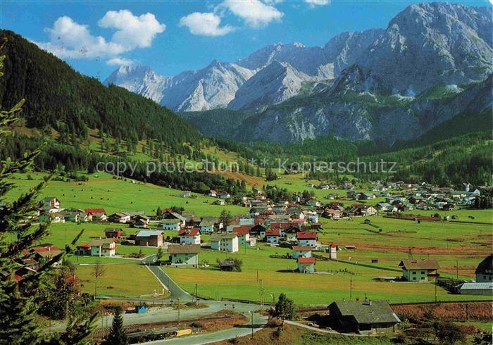 Ehrwald Tirol AT mit Mieminger Hochgebirgskette