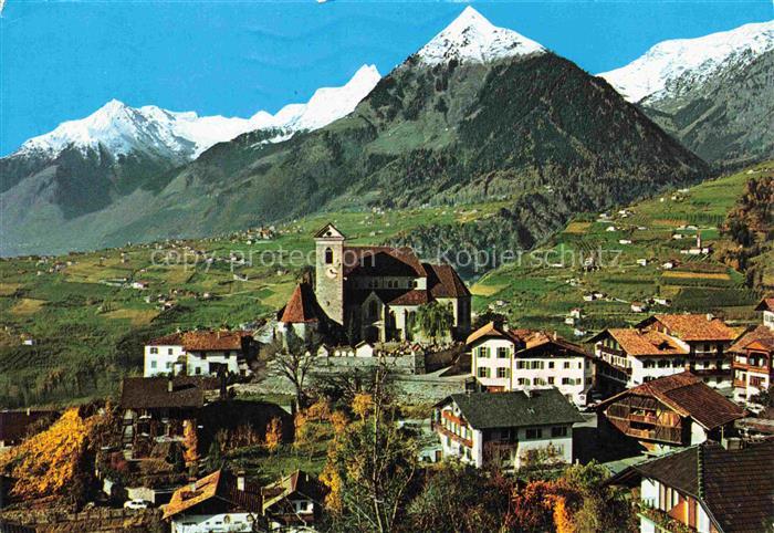 Schenna Meran Trentino IT mit Texelgruppe und Schloss