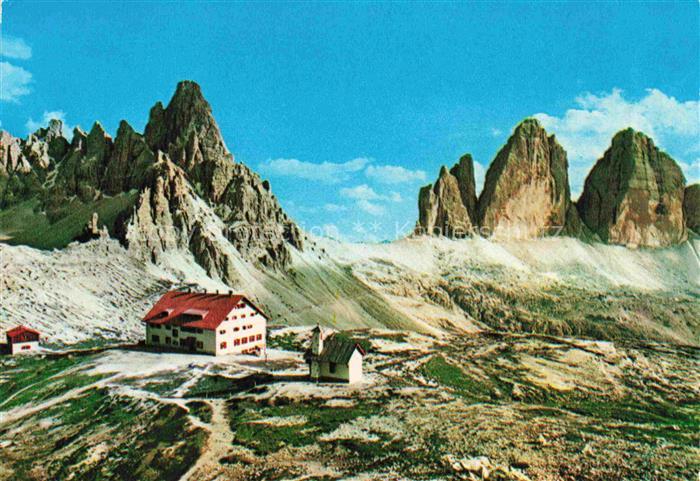 Dolomiten Dolomiti IT Dreizinnenhuette Paternkofel und die Drei Zinnen