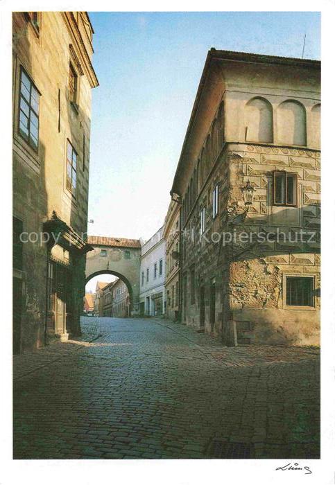 Cesky Krumlov Krumau Moldau CZ Gasse mit Tor