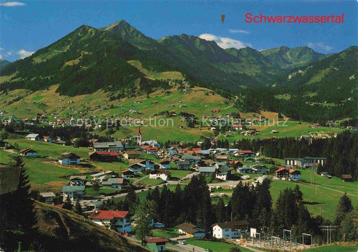 Riezlern Kleinwalsertal Vorarlberg mit Walmendingerhorn und Schwarzwassertal