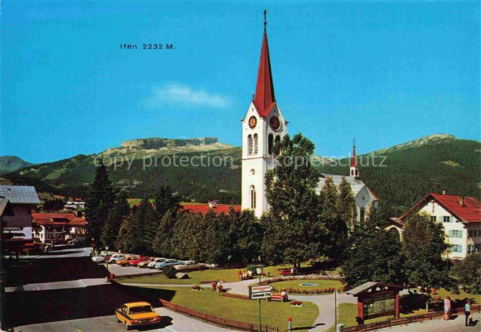 Riezlern Kleinwalsertal Vorarlberg mit Ifen und Kirche