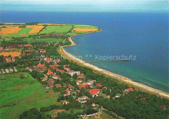 Boltenhagen Ostseebad Seebruecke Sandstrand und Steilkueste