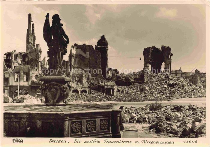 Foto Hahn Nr. 13506 Dresden Die zerstörte Frauenkirch