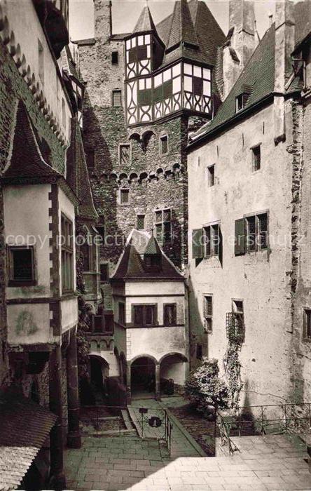 Burg Eltz Wierschem Innenhof