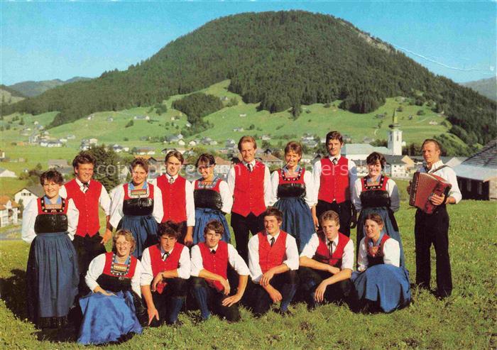 Hittisau Vorarlberg AT Trachtengruppe Hittisau mit Schuhplattler