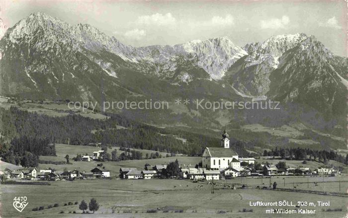 Soell Tirol AT Gesamtansicht mit Blick zum Wilden Kaiser Kaisergebirge
