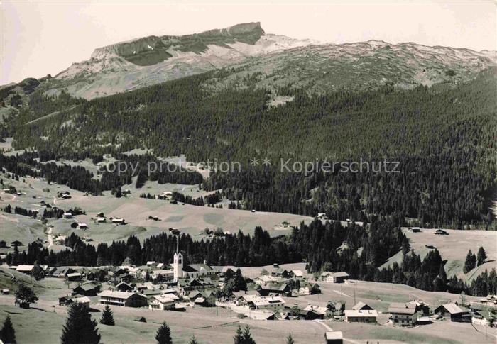 Riezlern Kleinwalsertal Vorarlberg Panorama Blick gegen Hoch Ifen