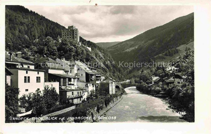 Landeck  Tirol AT Blick von der Innbruecke zum Schloss