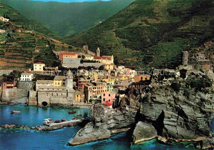 Vernazza La Spezia Liguria IT Le cinque torre veduta aerea