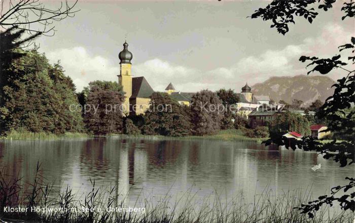 Hoeglwoerth Anger Bayern Uferpartie am See Blick zum Kloster und Untersberg