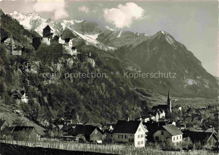 Vaduz Liechtenstein FL Panorama Blick zum Schloss Rappenstein und Falknis