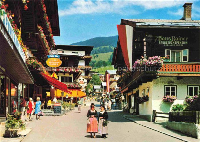 Saalbach ZELL AM SEE Pinzgau-Pongau AT Dorfstrasse Trachten Pension