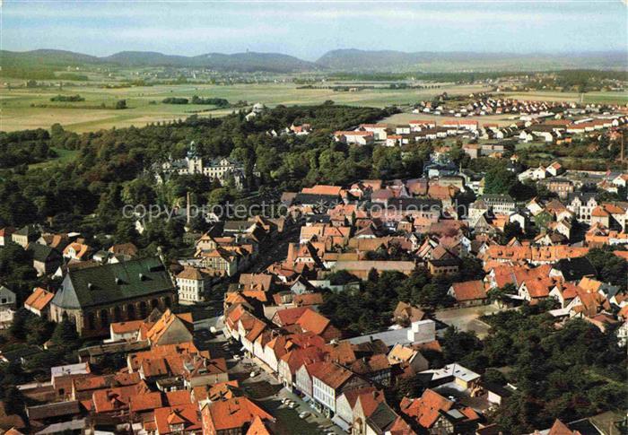 Bueckeburg Schaumburg Niedersachsen Panorama mit Schloss Mausoleum und Wesergebi
