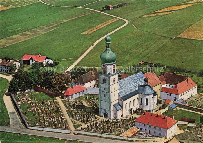 Neukirchen Heilig Blut Bayern Wallfahrtskirche mit Franziskanerkloster