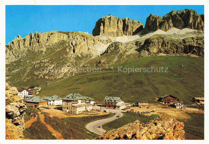 Pordoijoch Pordoi Canazei Trento IT gegenSasso Pordoi Dolomiten