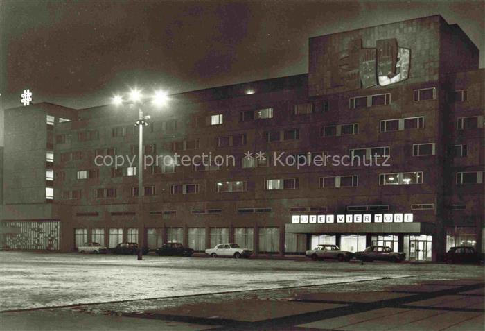 NEUBRANDENBURG Hotel Vier Tore Nachtaufnahme