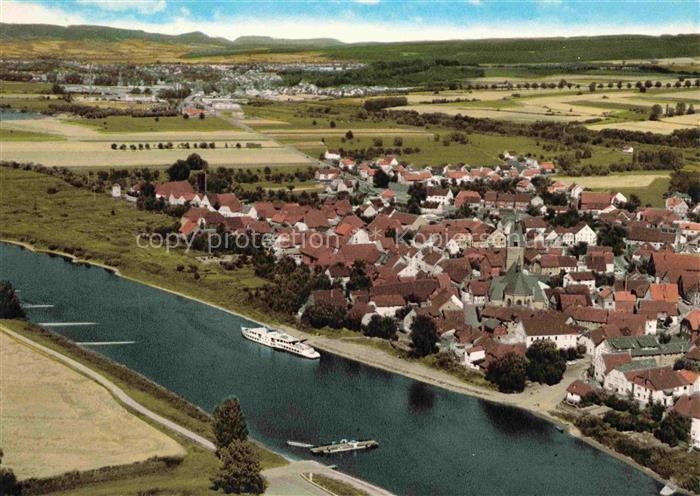 Luechtringen Hoexter Panorama Blick ueber die Weser