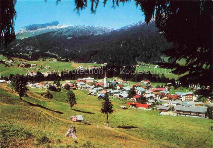 Riezlern Kleinwalsertal Vorarlberg Panorama Blick gegen Hoch Ifen