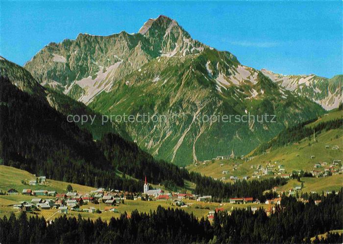 Riezlern Kleinwalsertal Vorarlberg Panorama Blick gegen Hirschegg Mittelberg mit