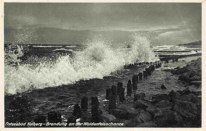 Kolberg  Ostseebad KOLOBRZEG PL Brandung an der Waldenfelsschanze