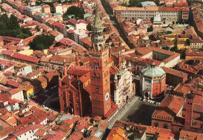 Cremona Lombardia IT Duomo e Battistero veduta aerea