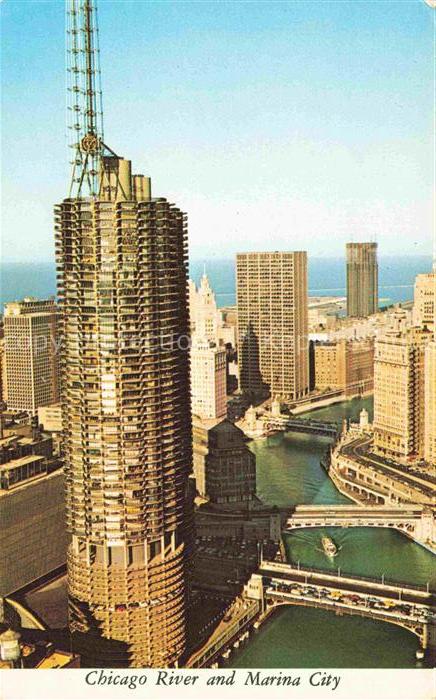 CHICAGO  Illinois USA Chicago River and Marina City
