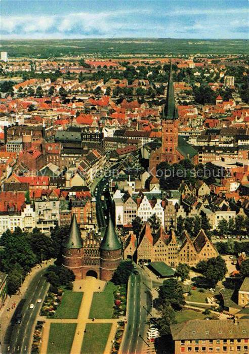 LueBECK  CITY Stadtpanorama Holstentor Kirche
