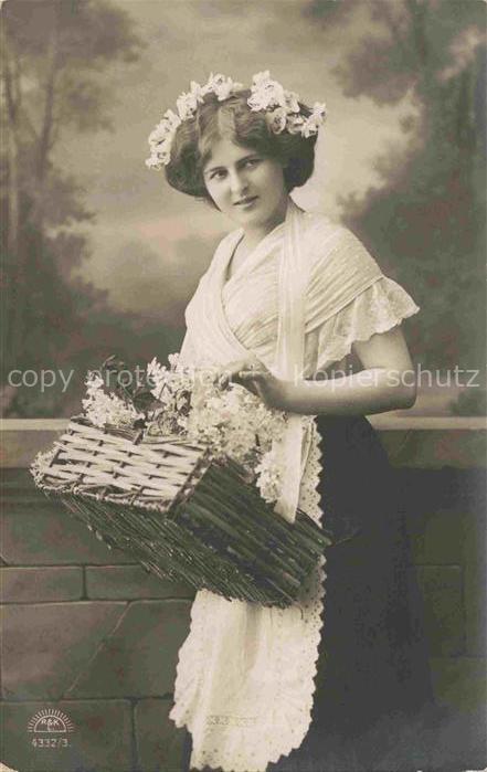 Foto RKL Nr. 4332/3 Mädchen Blumenkorb