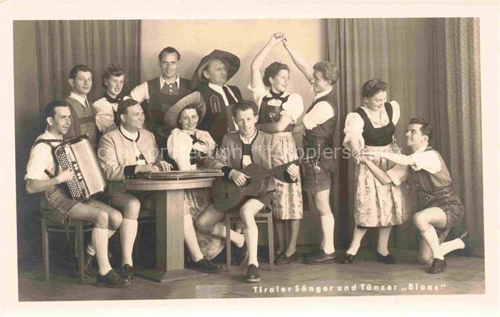 Musikanten Tiroler Saenger Taenzer Blaas