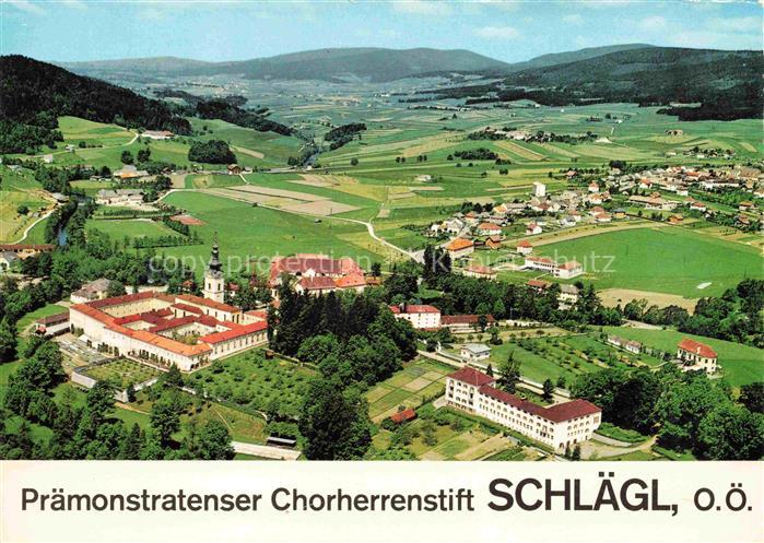 Schlaegl Oberoesterreich AT Panorama mit Praemonstratenser Chorherrenstift