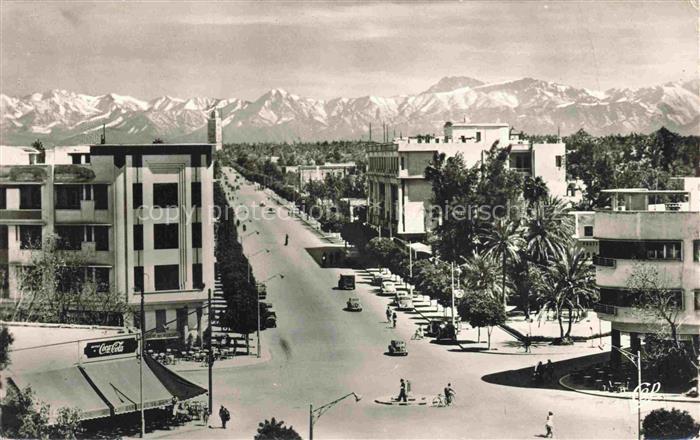 Marrakech Marrakesch Maroc Avenue Mohammed V et la Koutoubia