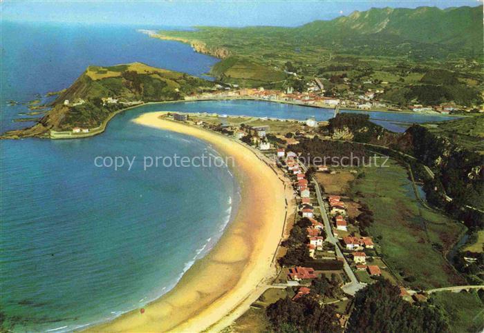 Ribadesella Spanien Vista general de la playa vista aérea