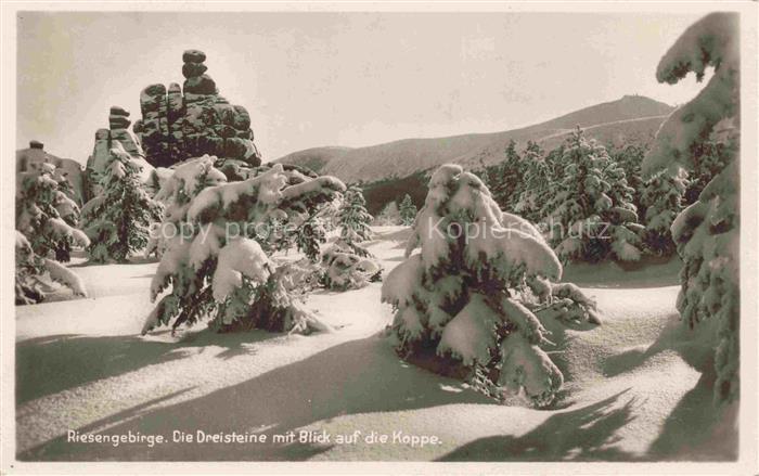 Schneekoppe Snezka CZ Die Dreisteine mit Blick auf die Koppe Winterlandschaft im