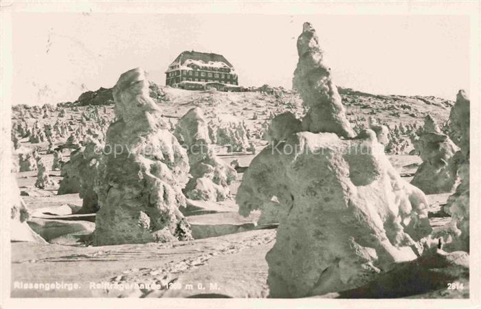 Reiftraeger Szrenica 1362m PL Reiftraegerbaude Winterlandschaft Riesengebirge